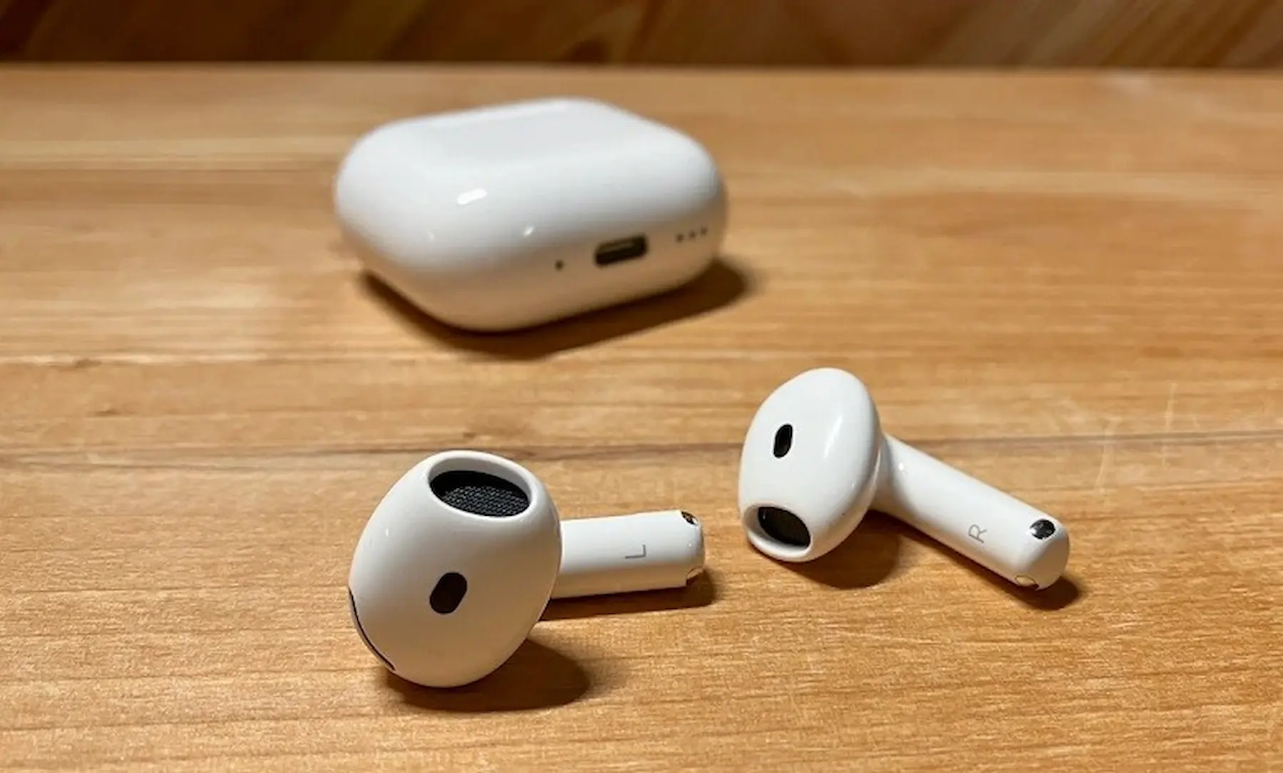 هدفون بلوتوثی اپل مدل AirPods 4