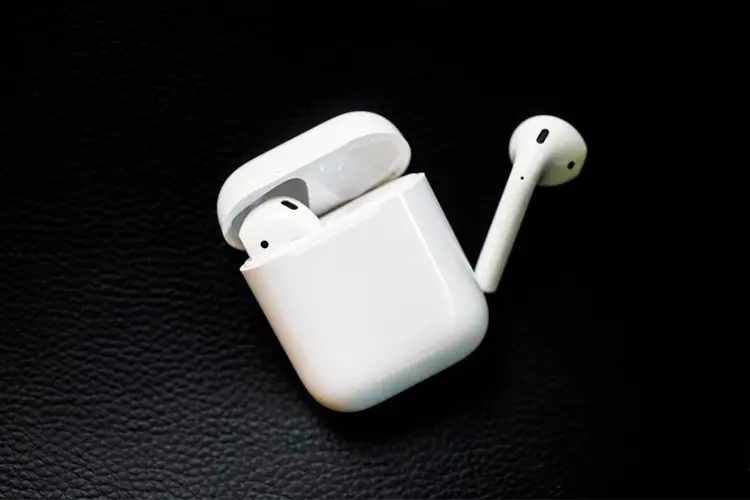 هدفون بلوتوثی اپل مدل AirPods New Generation