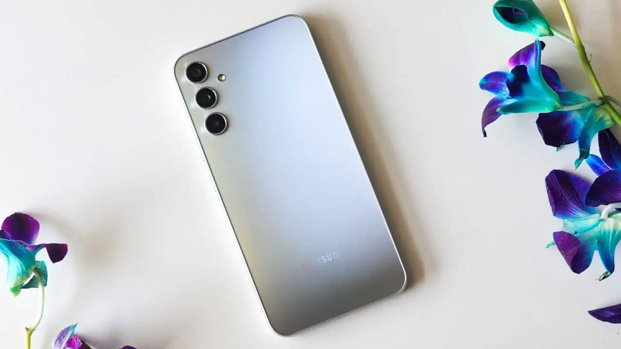 گوشی موبایل سامسونگ مدل Galaxy A56 5G دو سیم کارت ظرفیت 128 گیگابایت و رم 8 گیگابایت-ویتنام