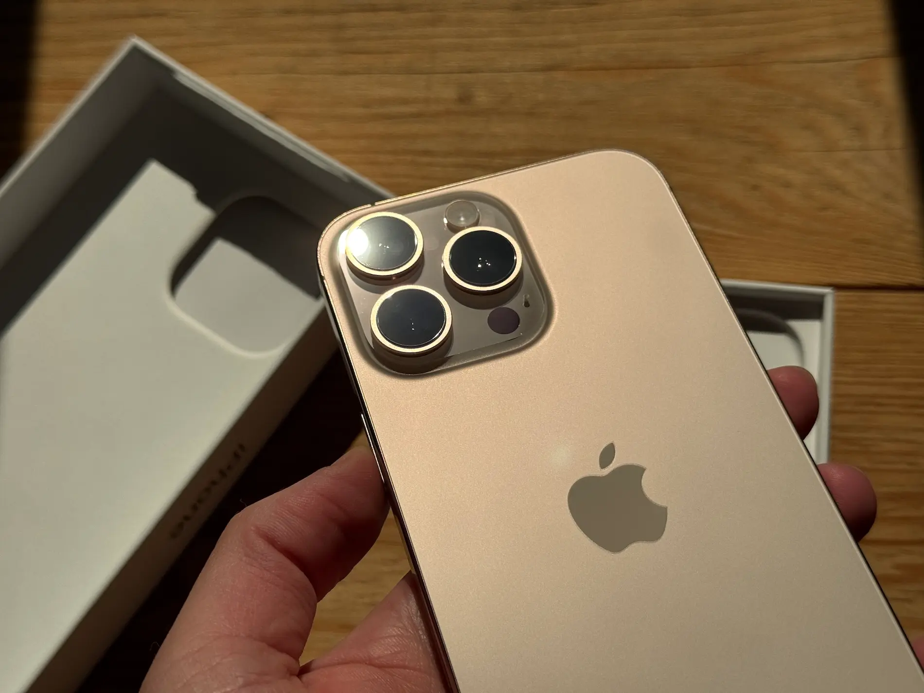 گوشی موبایل اپل مدل iPhone 16 Pro ZAA دو سیم کارت ظرفیت 256 گیگابایت و رم 8 گیگابایت