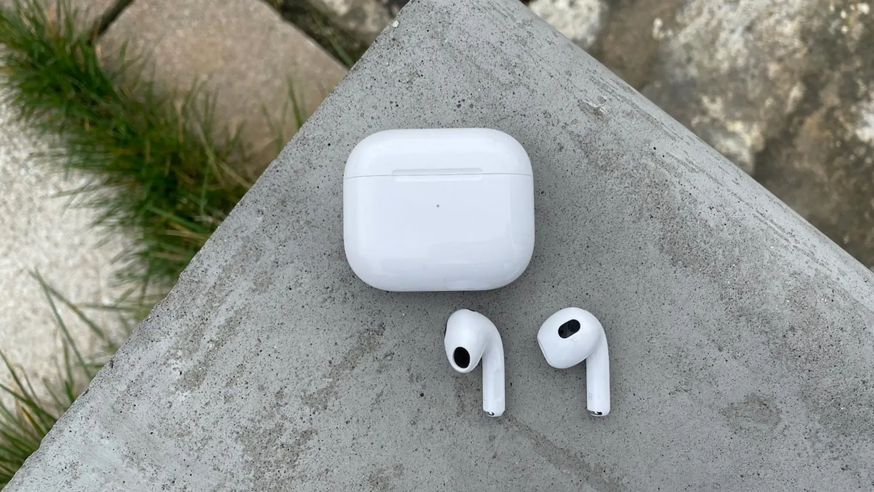 هدفون بلوتوثی اپل مدل AirPods 4